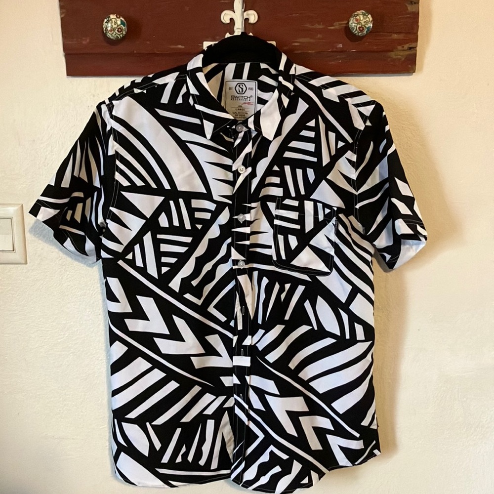 Men’s Casual Black and‎ White Geometric Button Down Shirt